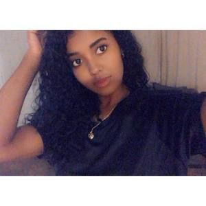 Meet your Posher, Priscila